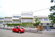 私立椙山女学園大学附属小学校 165m