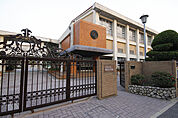 名古屋市立新栄小学校 230m
