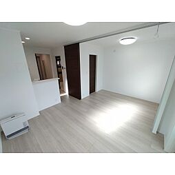 パーシモンハウス 101 1階1LDKのリビング/ダイニング