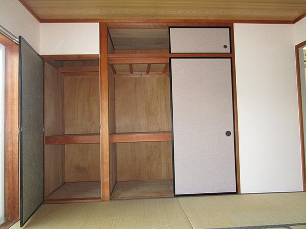画像12:和室収納スペース
