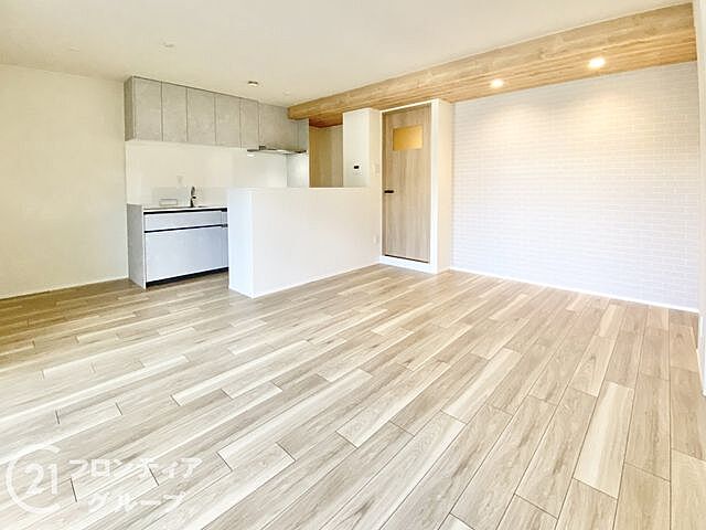 リビング/ダイニング ローレルコート学園前Ｃ棟　中古マンション 1階/-