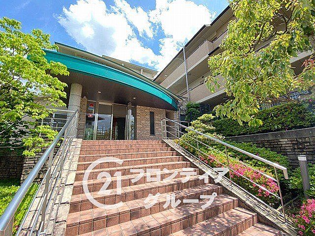 エントランス パルコートあやめ池コモドナチュール　中古マンション 1階/-