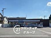 ファミリーマート橿原石川町店 徒歩9分。 670m