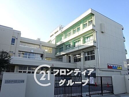 大和高田市立高田中学校 徒歩9分。 660m