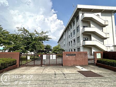 大和郡山市立郡山中学校 徒歩19分。 1520m