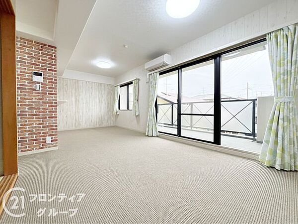 リビング/ダイニングを拡大表示