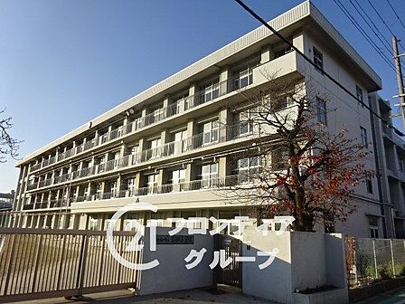 大和高田市立高田小学校 徒歩15分。 1150m