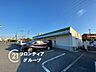 周辺：ファミリーマート生駒西白庭台店 徒歩8分。 610m