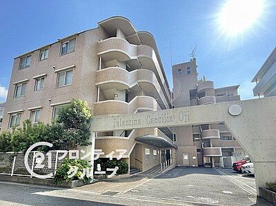 外観：落ち着いたタイル貼りの重厚感ある外観フォルムが街並みに美しく溶け込んでいます！タイルが映える堂々とした佇まいが、住まう方のプライドを満たす心地よい日常を演出してくれますね
