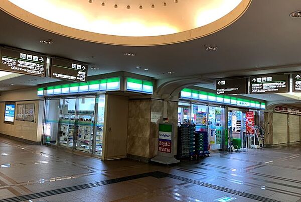 画像26:【コンビニエンスストア】ファミリーマート OCATモール店まで181ｍ