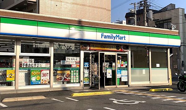 画像17:【コンビニエンスストア】ファミリーマート 桜川二丁目店まで162ｍ