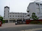 高槻市立阿武山中学校 696m