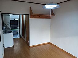 ヤングイン河辺 1階ワンルームのリビング/ダイニング