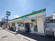 ファミリーマート西武狭山ケ丘駅前店 453m