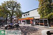 デイリーヤマザキ 坂戸緑町店 徒歩9分。コンビニ 650m