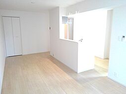 パインルーツIII 101 1階1LDKのリビング/ダイニング