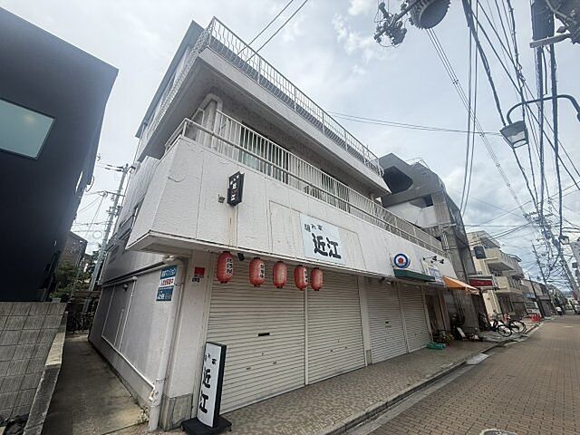 6 / 11