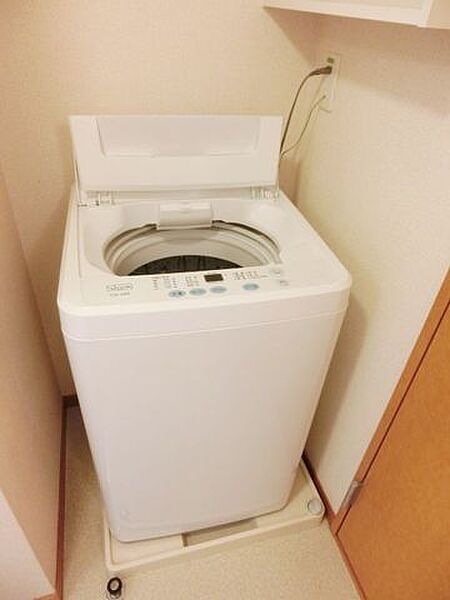画像13:洗濯機もついています