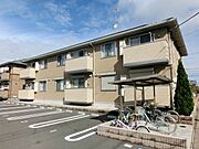 2012年築のキレイなアパートです。