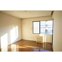 東急田園都市線 用賀駅 徒歩13分の賃貸マンション 1階2LDKのリビング/ダイニング