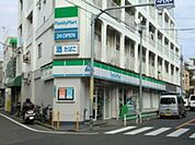 ファミリーマート 237m