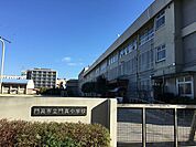 小学校「門真市立門真小学校まで333m」