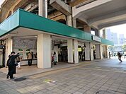 新松戸駅前 1440m