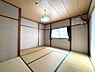 その他：2階和室7.5畳（大型の押し入れ付）
