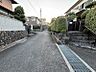 その他：趣のある石垣や手入れされた植栽が並ぶ、落ち着いた住宅地。穏やかな住環境が魅力です。
