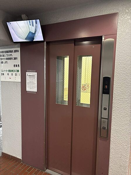 ☆エレベーターにはカメラが付いてます☆