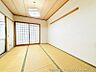 その他：和の趣を感じる居室は、畳の香りに包まれる落ち着いた空間です。ゆったりとした時間を過ごせることでしょう。