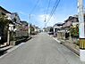 その他：穏やかな住宅街の風景です。青空が広がる心地よい環境で、新しい暮らしを始めてみませんか。