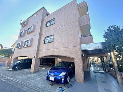 外観:4階建ての2階部分! 外観:4階建ての2階部分!
