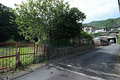 外観:緑豊かな自然に囲まれた現地。静かな住環境で、穏やかな暮らしを実現しませんか。ご見学お待ちしております。 外観:緑豊かな自然に囲まれた現地。静かな住環境で、穏やかな暮らしを実現しませんか。ご見学お待ちしております。