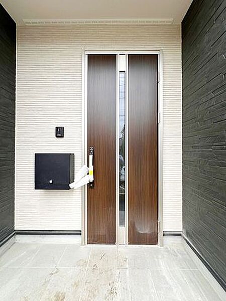 玄関を拡大表示