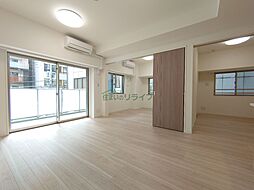 東京メトロ丸ノ内線 新宿御苑前駅 徒歩6分の賃貸マンション 10階3LDKのリビング/ダイニング