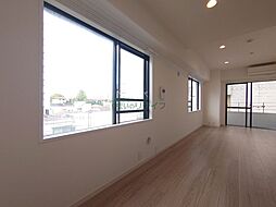 都営大江戸線 牛込神楽坂駅 徒歩4分の賃貸マンション 5階ワンルームのリビング/ダイニング