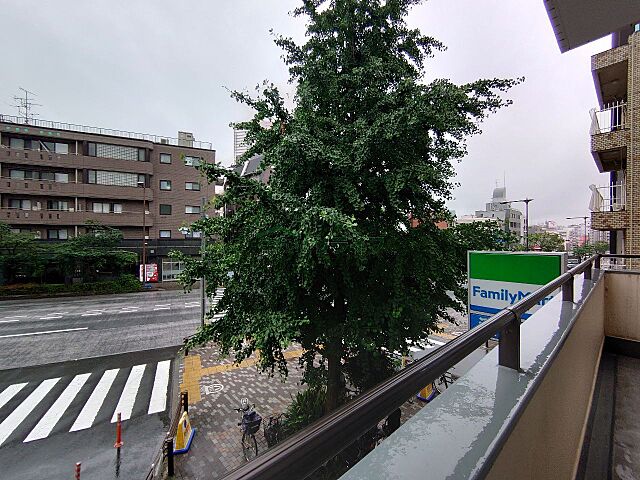 バルコニー