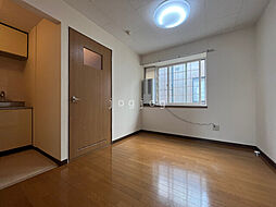 クウォリアハイツII 201 3階1DKのリビング/ダイニング