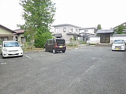 8 / 9