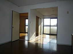 パウゼ・ドゥ・アピスB 1階2LDKのリビング/ダイニング