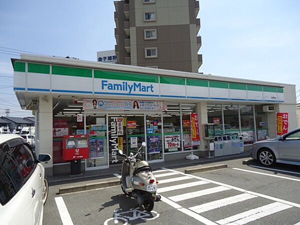 画像17:ファミリーマート 久留米山川店（425m）