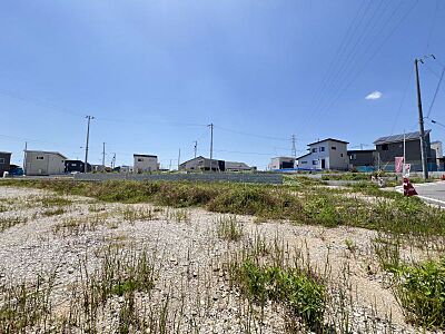 外観：西尾市国森にお土地が出ました！徒歩圏内に、教育施設、スーパーや薬局が揃う生活に便利な住環境です◎