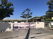 中園保育園　徒歩約7分　約550ｍ  1974年春に開園して50年の歴史がある保育園です。園のすぐ周囲は田畑中心ですが、田畑以外でいうと中学校が園の北部にあります。