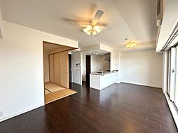 ゼルクタワー西尾 3LDKのリビング/ダイニング