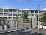 周辺：小清水小学校まで約300ｍ/徒歩約12分　周辺は市街地ながら、田畑の広がる長閑な環境です。