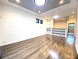 愛知県高浜市神明町2丁目 4SLDKのリビング/ダイニング