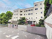 東陵中学校まで　1170m　徒歩約15分●教育目標「心身ともに健康で調和の取れた人間性豊かな生徒の育成をめざす」基礎学力の定着と自主的な学習態度の育成
