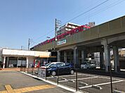 刈谷市駅まで　1290m　徒歩約17分　駅集中管理システムが導入された無人駅です。バリアフリー設備としてエレベータ、多目的トイレが設置されています。
