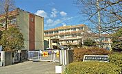 高浜中学校まで　2300m　徒歩約29分●4校の小学校から進学しているため生徒数も多く、部活動の選択肢も豊富です。心ゆたかな、主体性のある生徒を育てます。